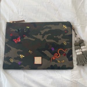 India Hicks-Fortune Camo clutch/pouch